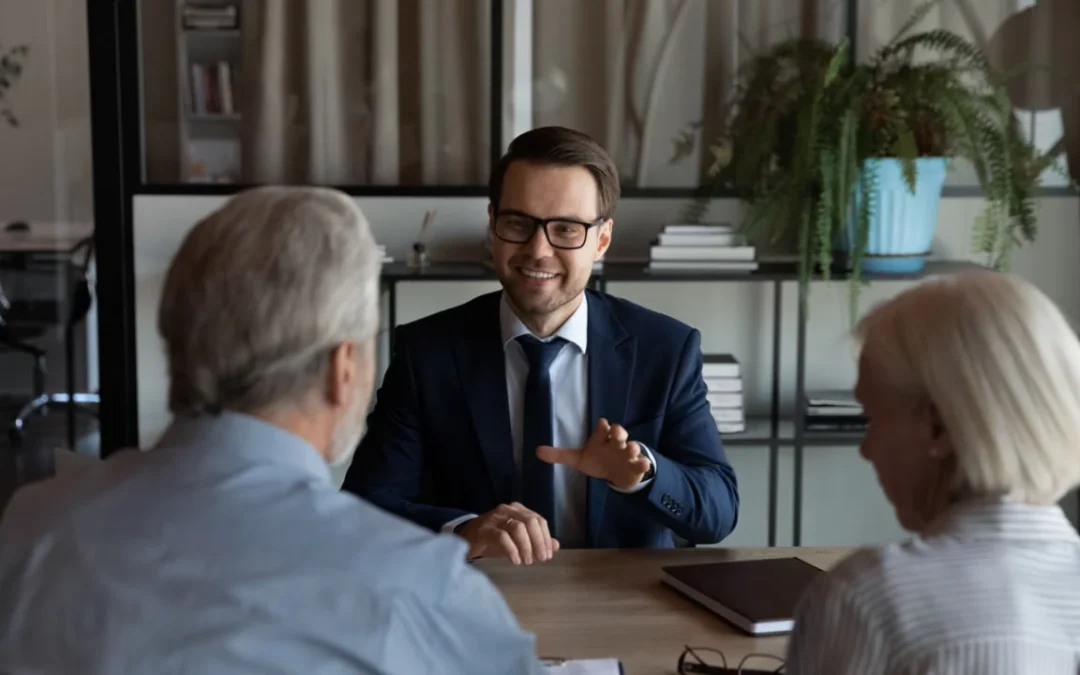 ¿Cuánto cobra un notario por escriturar?